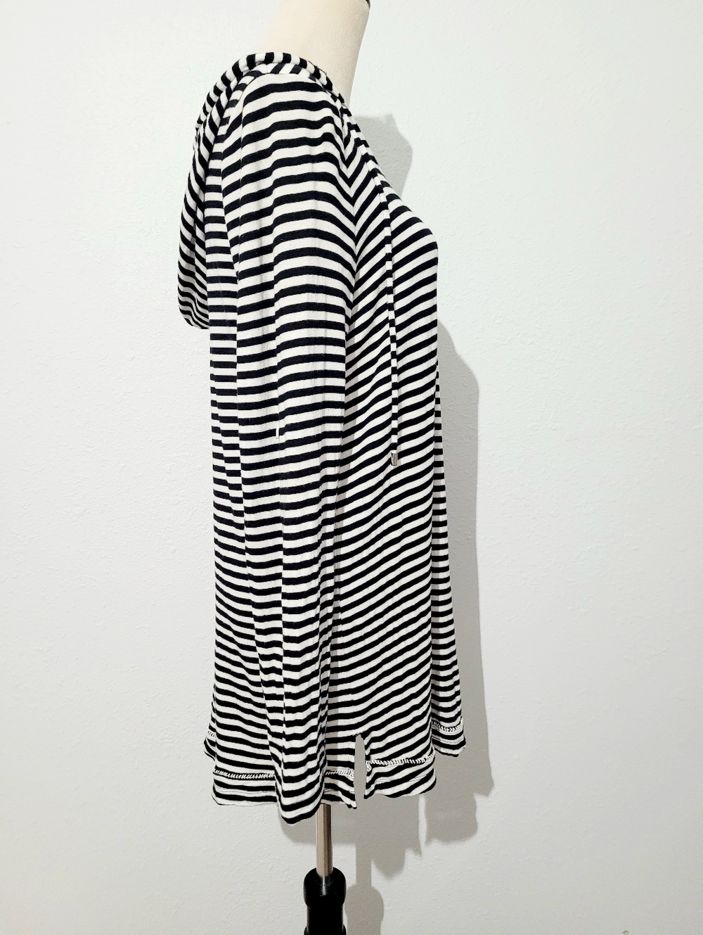 Soma Black White Striped Hoodie Tunic Top Women’s Medium Long Sleeve Casual Soft - Picture 4 of 10